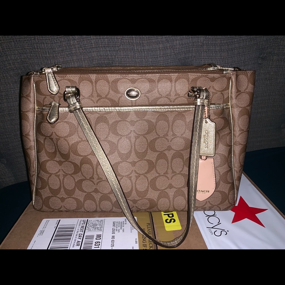 🌺4 of July Sale🌼Large Coach shoulder bag